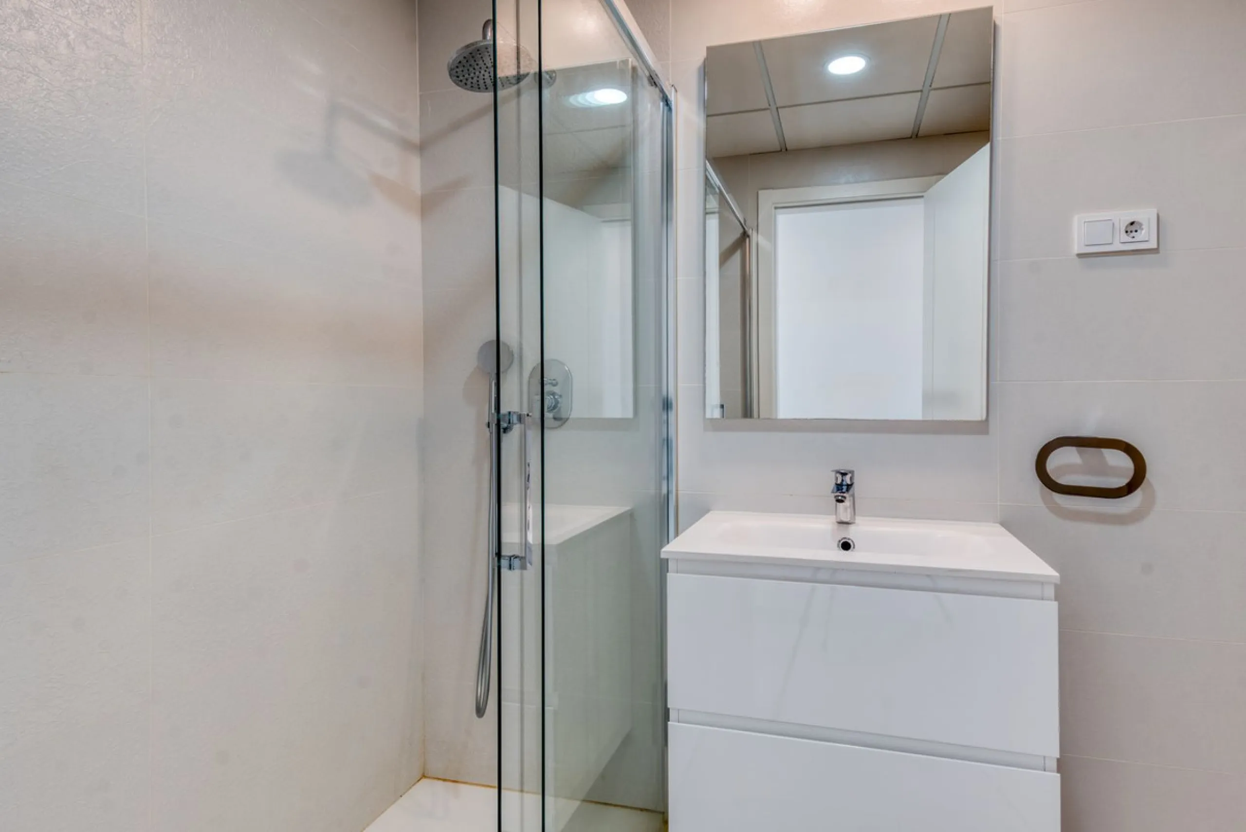 Apartment - Penthouse в продаже в Estepona, Málaga. В доме 2 спален и 2 ванных комнат. Площадь дома 99 м²