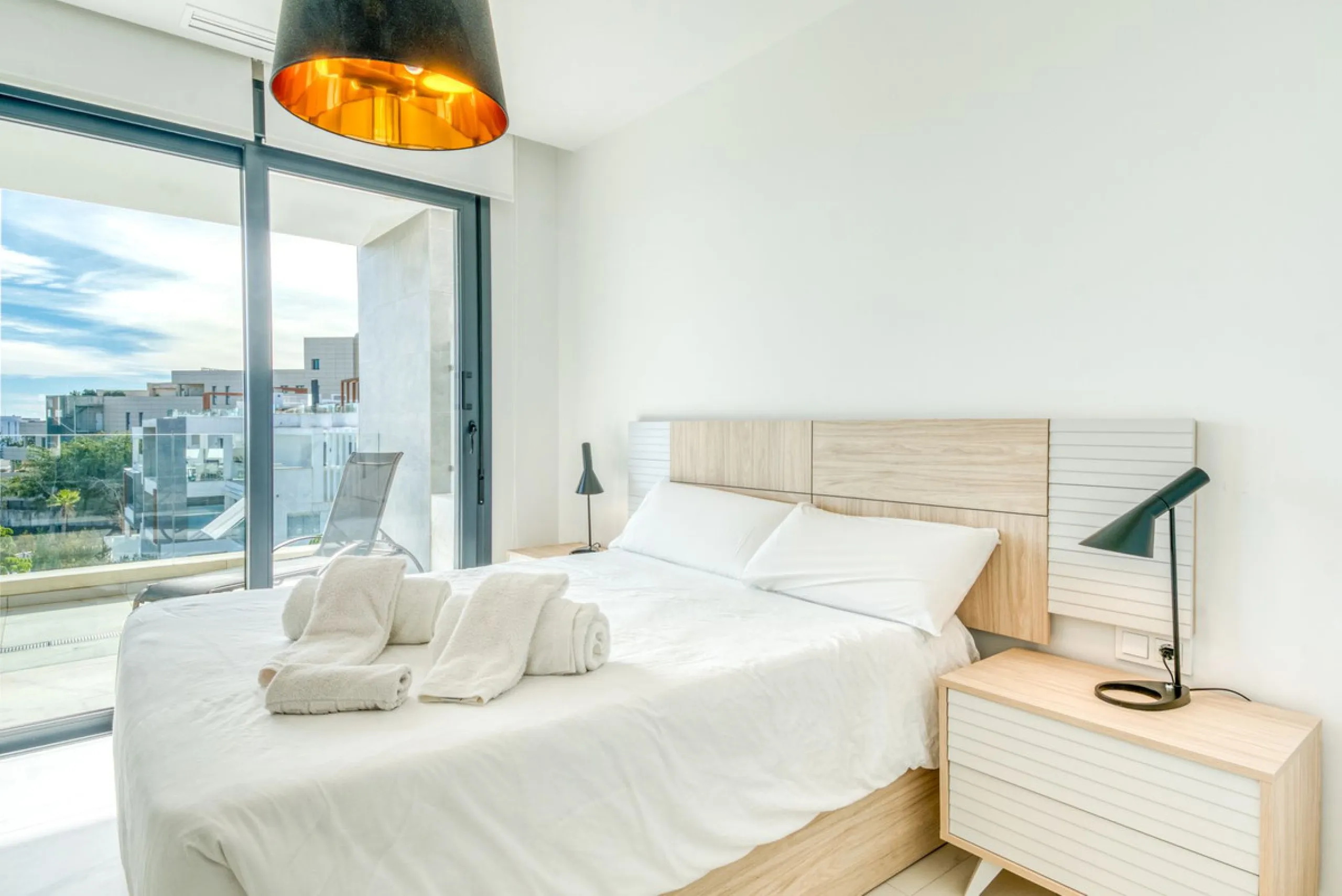 Apartment - Penthouse в продаже в Estepona, Málaga. В доме 2 спален и 2 ванных комнат. Площадь дома 99 м²