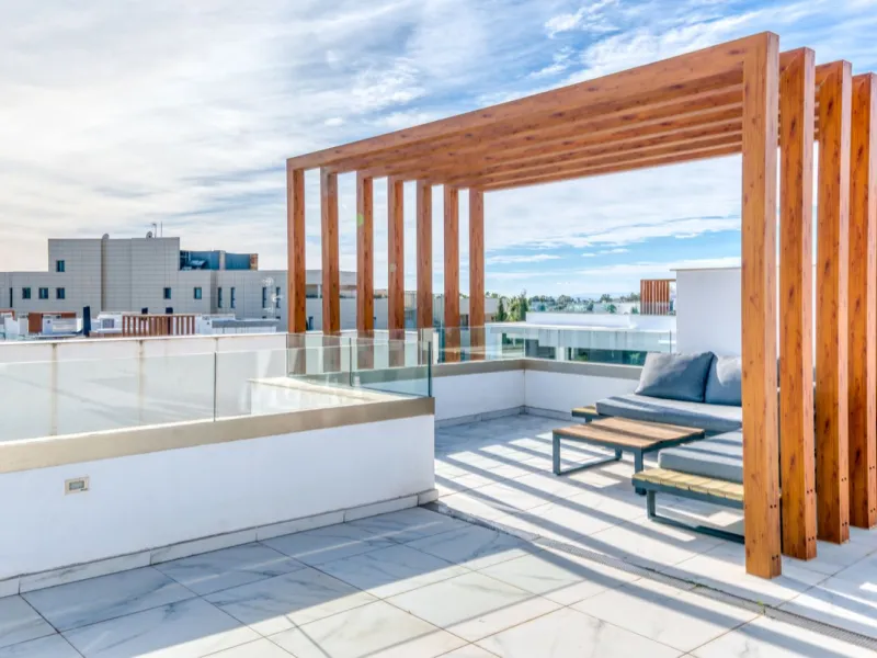 Apartment - Penthouse в продаже в Estepona, Málaga. В доме 2 спален и 2 ванных комнат. Площадь дома 99 м²