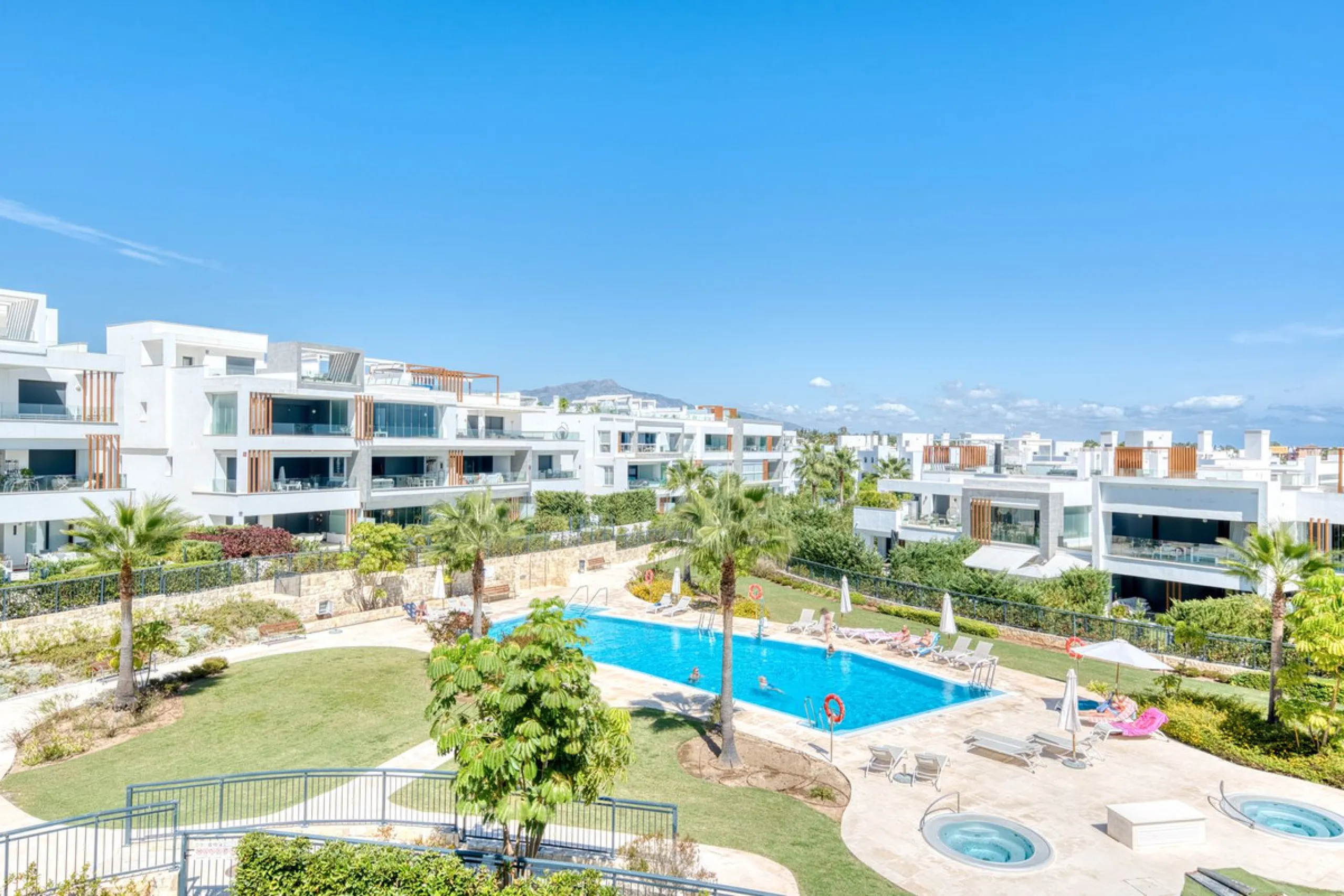Apartment - Penthouse в продаже в Estepona, Málaga. В доме 2 спален и 2 ванных комнат. Площадь дома 99 м²
