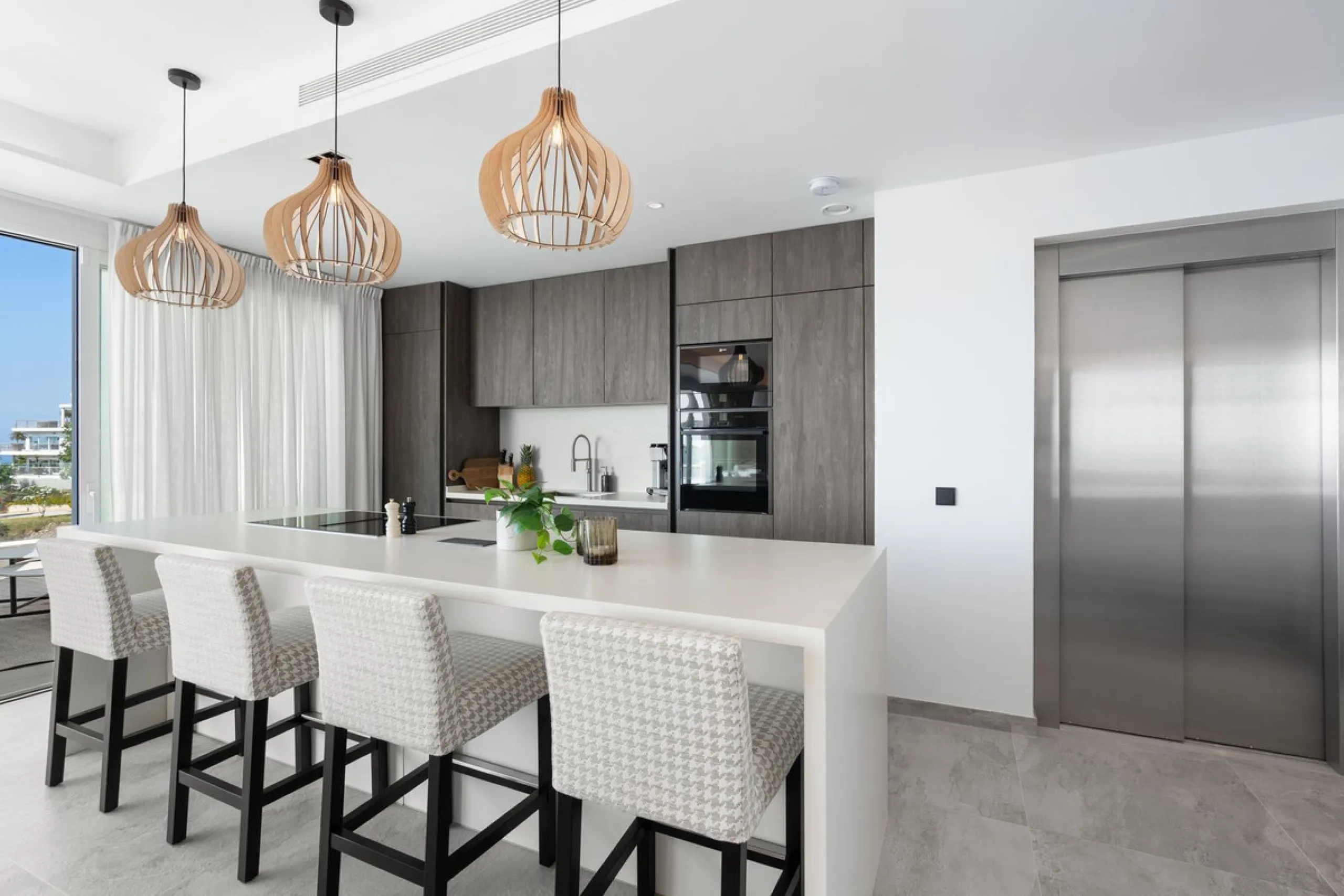 CORNER PENTHOUSE WITH PANORAMIC SEA VIEWS, PRIVATE ROOFTOP JACUZZI AND TOURIST LICENCE – BENALMÁDENA