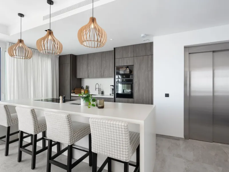 CORNER PENTHOUSE WITH PANORAMIC SEA VIEWS, PRIVATE ROOFTOP JACUZZI AND TOURIST LICENCE – BENALMÁDENA
