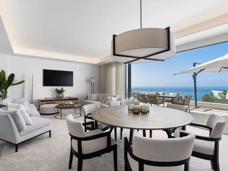 CORNER PENTHOUSE WITH PANORAMIC SEA VIEWS, PRIVATE ROOFTOP JACUZZI AND TOURIST LICENCE – BENALMÁDENA