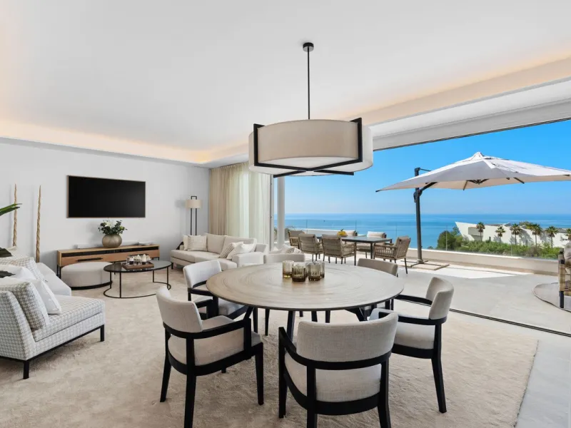 CORNER PENTHOUSE WITH PANORAMIC SEA VIEWS, PRIVATE ROOFTOP JACUZZI AND TOURIST LICENCE – BENALMÁDENA