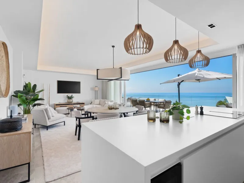 CORNER PENTHOUSE WITH PANORAMIC SEA VIEWS, PRIVATE ROOFTOP JACUZZI AND TOURIST LICENCE – BENALMÁDENA