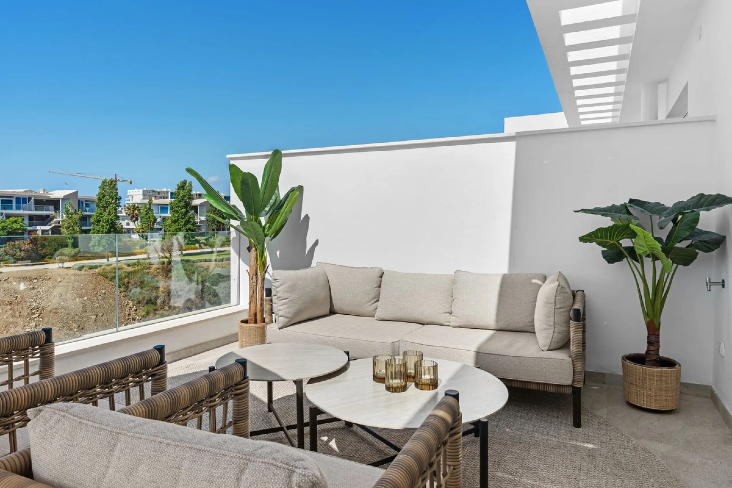 CORNER PENTHOUSE WITH PANORAMIC SEA VIEWS, PRIVATE ROOFTOP JACUZZI AND TOURIST LICENCE – BENALMÁDENA