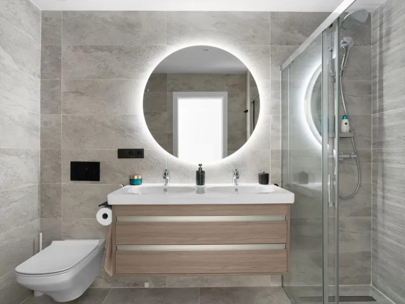 CORNER PENTHOUSE WITH PANORAMIC SEA VIEWS, PRIVATE ROOFTOP JACUZZI AND TOURIST LICENCE – BENALMÁDENA
