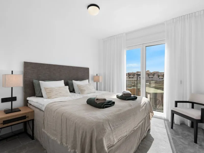 CORNER PENTHOUSE WITH PANORAMIC SEA VIEWS, PRIVATE ROOFTOP JACUZZI AND TOURIST LICENCE – BENALMÁDENA