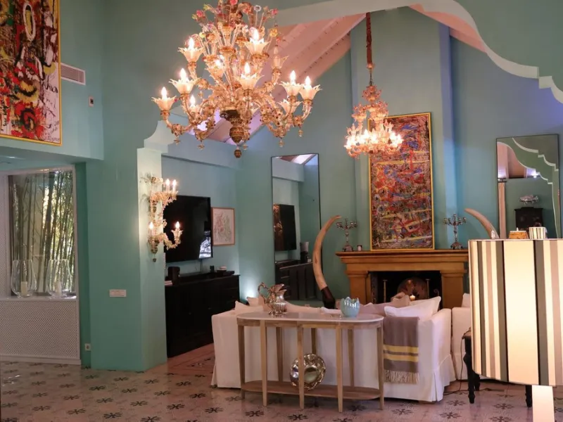 House - Detached Villa в продаже в Marbella, Málaga. В доме 5 спален и 6 ванных комнат. Площадь дома 587 м². Площадь участка 1018 м²