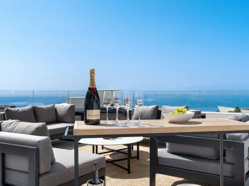 CORNER PENTHOUSE WITH PANORAMIC SEA VIEWS, PRIVATE ROOFTOP JACUZZI AND TOURIST LICENCE – BENALMÁDENA