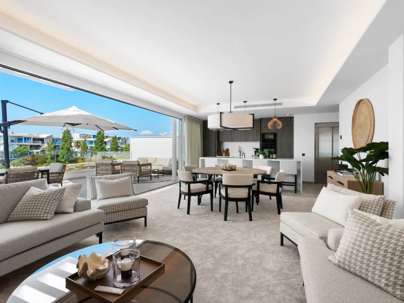 CORNER PENTHOUSE WITH PANORAMIC SEA VIEWS, PRIVATE ROOFTOP JACUZZI AND TOURIST LICENCE – BENALMÁDENA