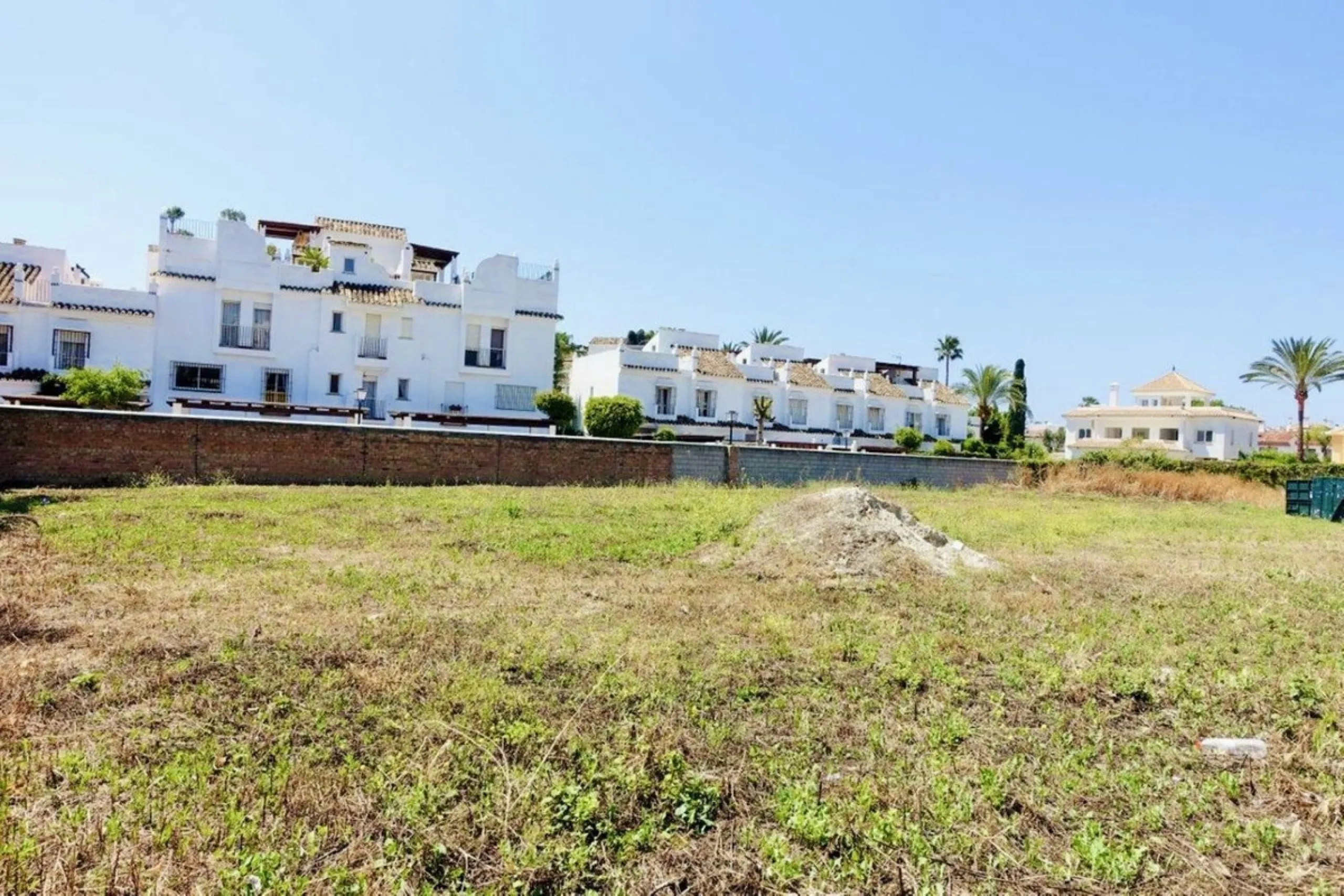 Plot - Residential Plot в продаже в Marbella, Málaga. Площадь участка 1815 м²