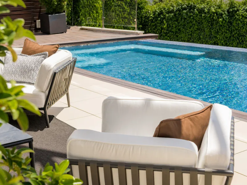This luxurious modern house for sale in the heart of the Sierra Blanca is set in the most exclusive residential complex, Meisho Hills, built on a plot of 33.500m2 in 2012. The complex has a total of 58 semi-detached villas, including this unique corner vi