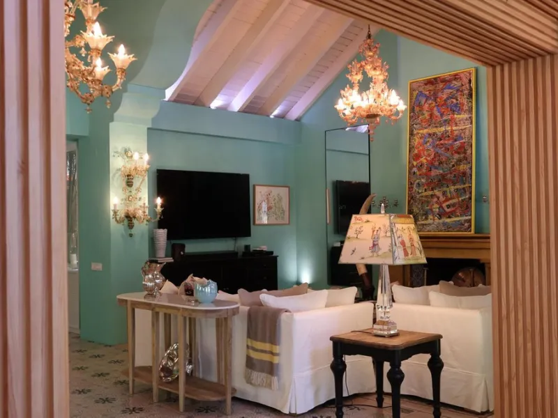 House - Detached Villa в продаже в Marbella, Málaga. В доме 5 спален и 6 ванных комнат. Площадь дома 587 м². Площадь участка 1018 м²