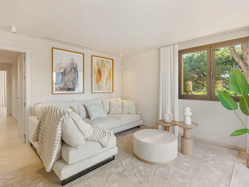 Discover this magnificent property excellently located within the exclusive urbanisation of Hacienda Las Chapas, East Marbella, only a 5 minute drive from beautiful sandy beaches and amenities.