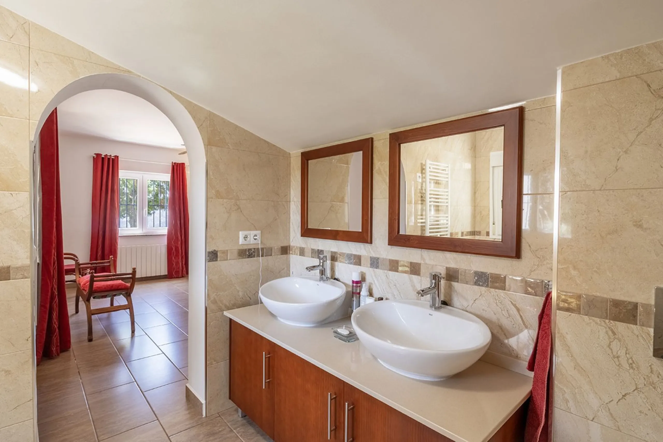 Charming Luxury Country Property with Guest House, Garage and Pool -Close to Competa