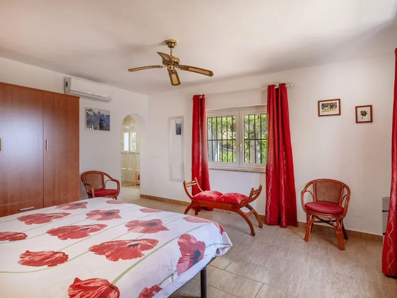 Charming Luxury Country Property with Guest House, Garage and Pool -Close to Competa