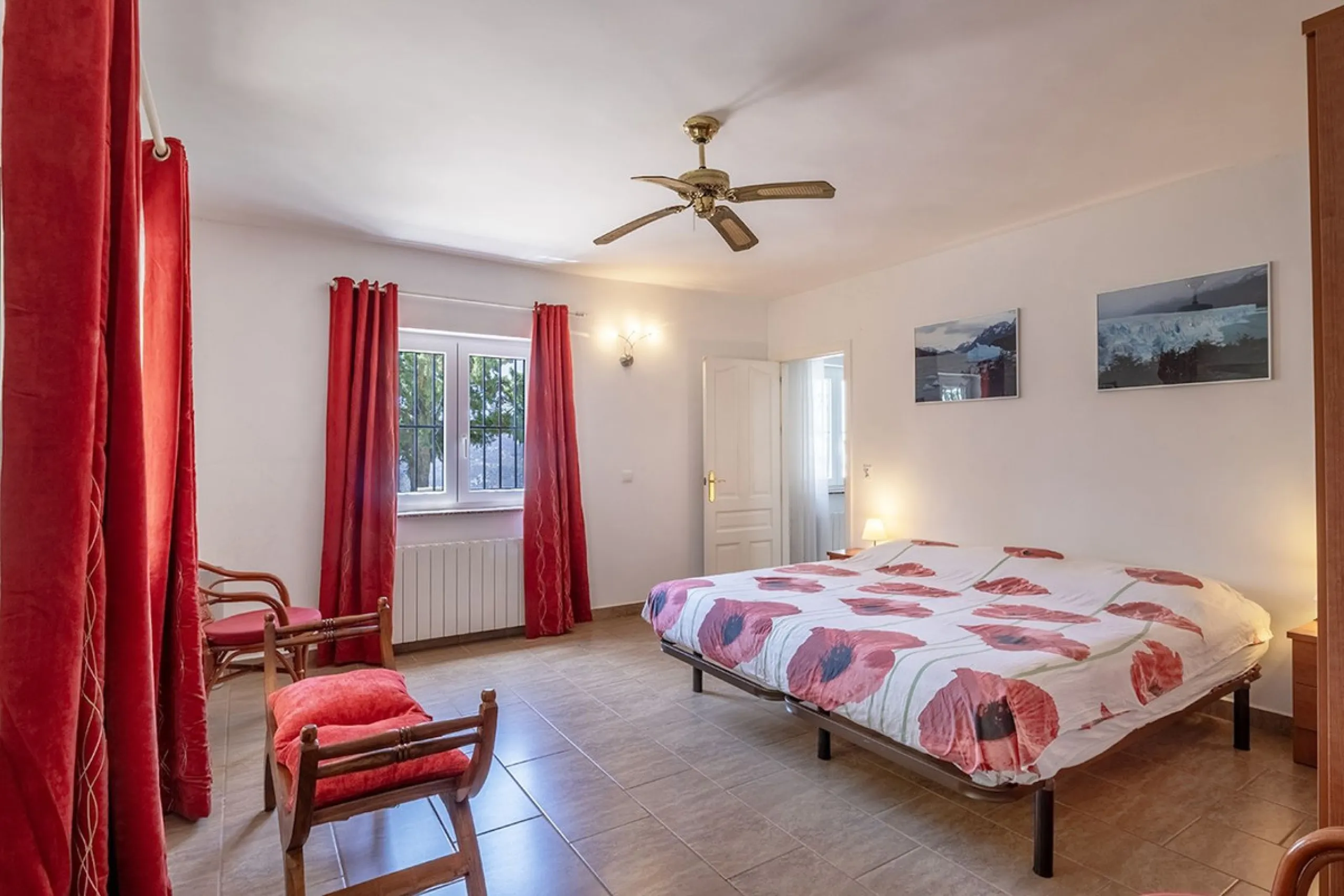Charming Luxury Country Property with Guest House, Garage and Pool -Close to Competa