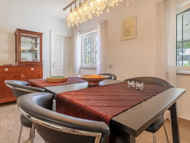 Charming Luxury Country Property with Guest House, Garage and Pool -Close to Competa
