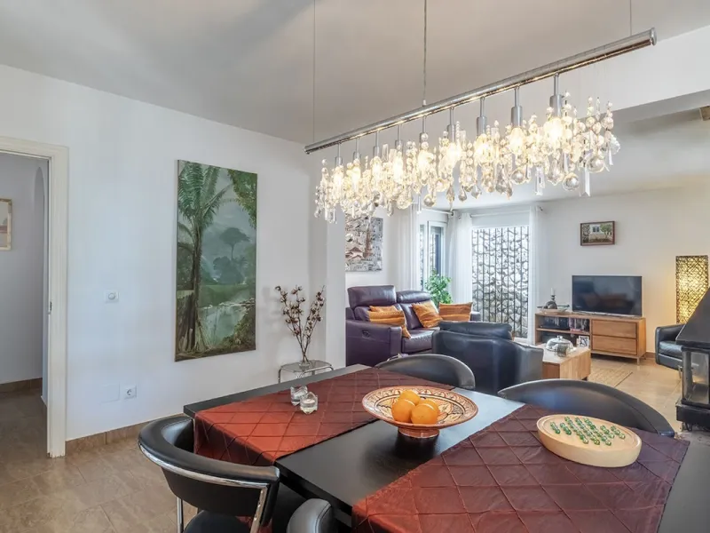 Charming Luxury Country Property with Guest House, Garage and Pool -Close to Competa