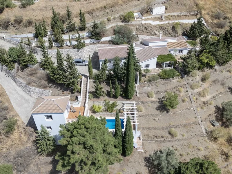 Charming Luxury Country Property with Guest House, Garage and Pool -Close to Competa