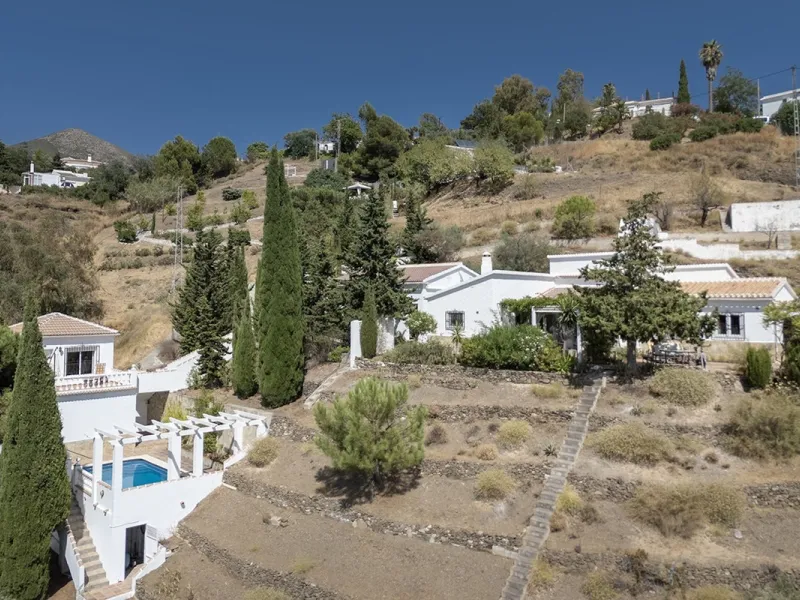 Charming Luxury Country Property with Guest House, Garage and Pool -Close to Competa