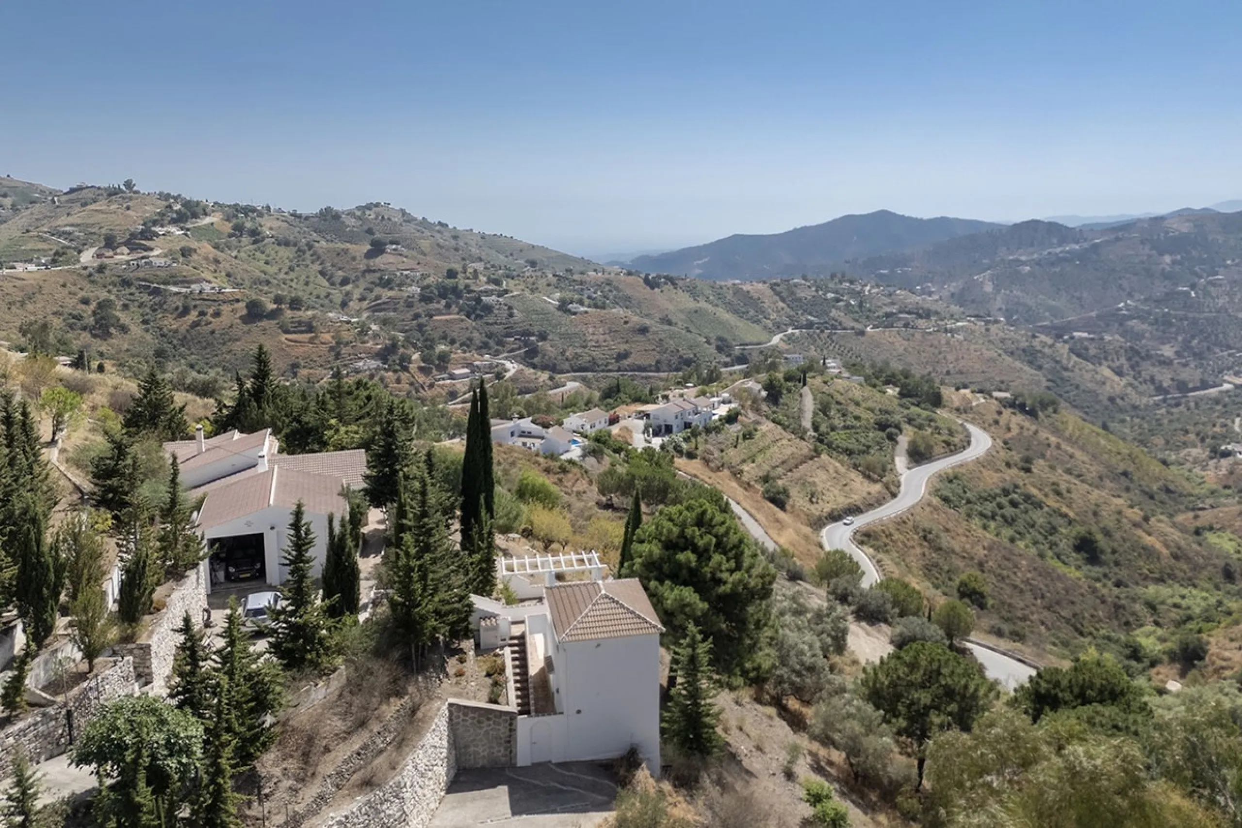 Charming Luxury Country Property with Guest House, Garage and Pool -Close to Competa
