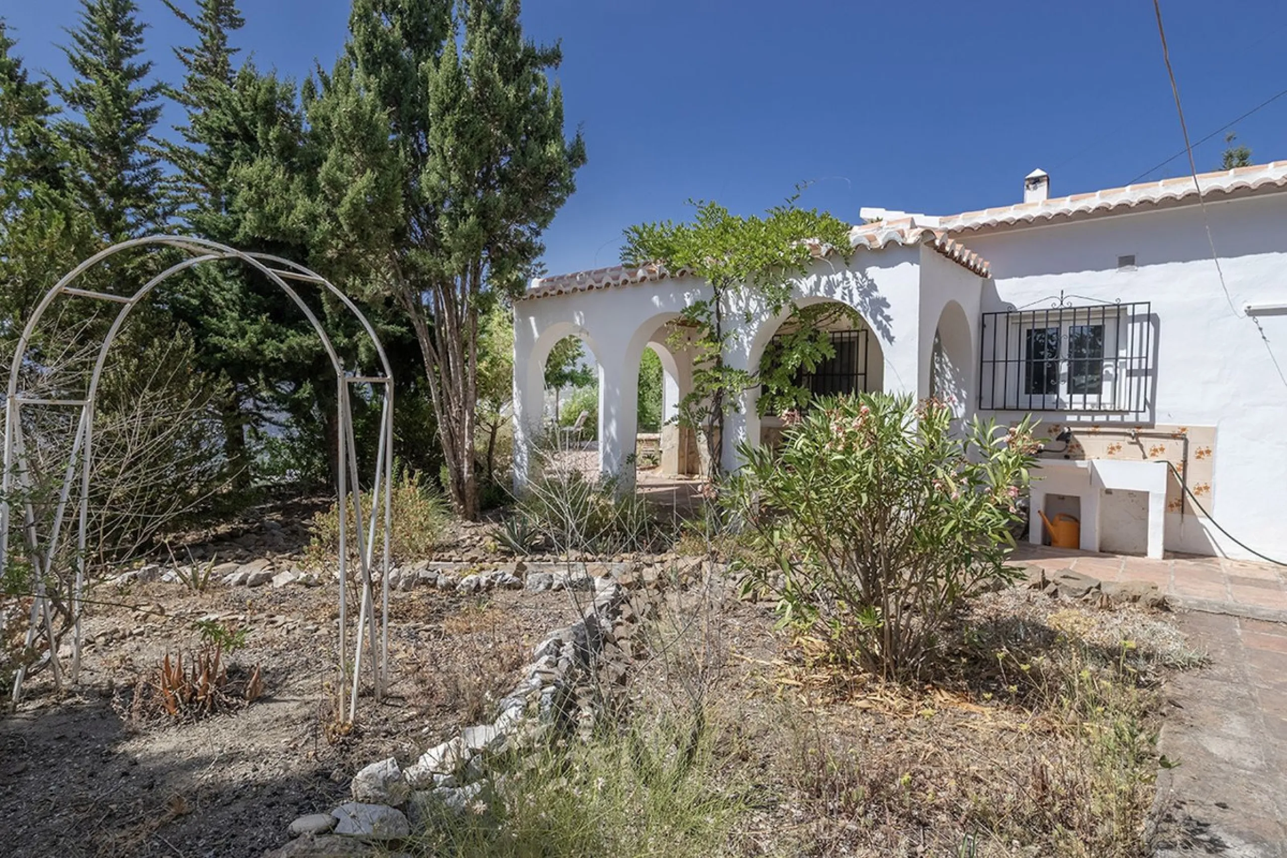 Charming Luxury Country Property with Guest House, Garage and Pool -Close to Competa