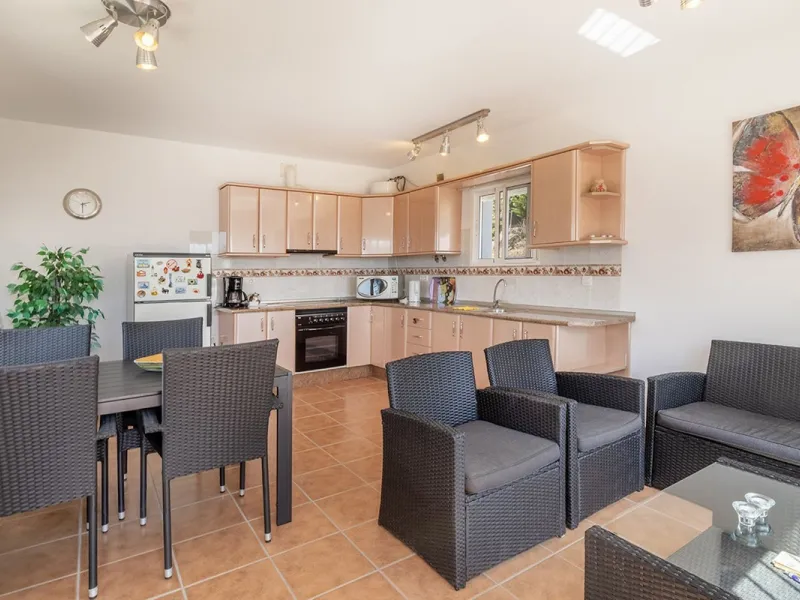 Charming Luxury Country Property with Guest House, Garage and Pool -Close to Competa