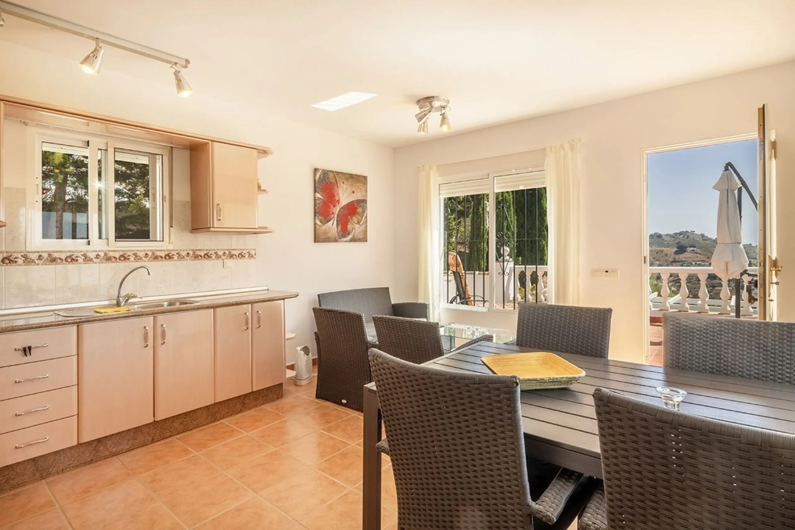 Charming Luxury Country Property with Guest House, Garage and Pool -Close to Competa