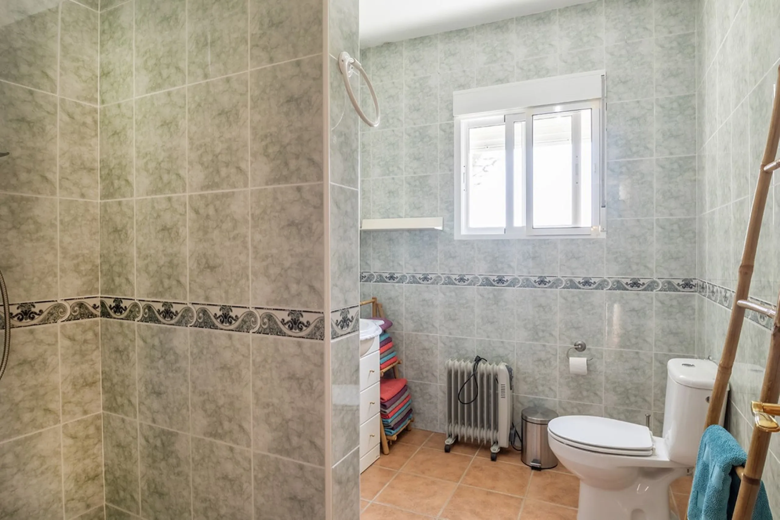 Charming Luxury Country Property with Guest House, Garage and Pool -Close to Competa