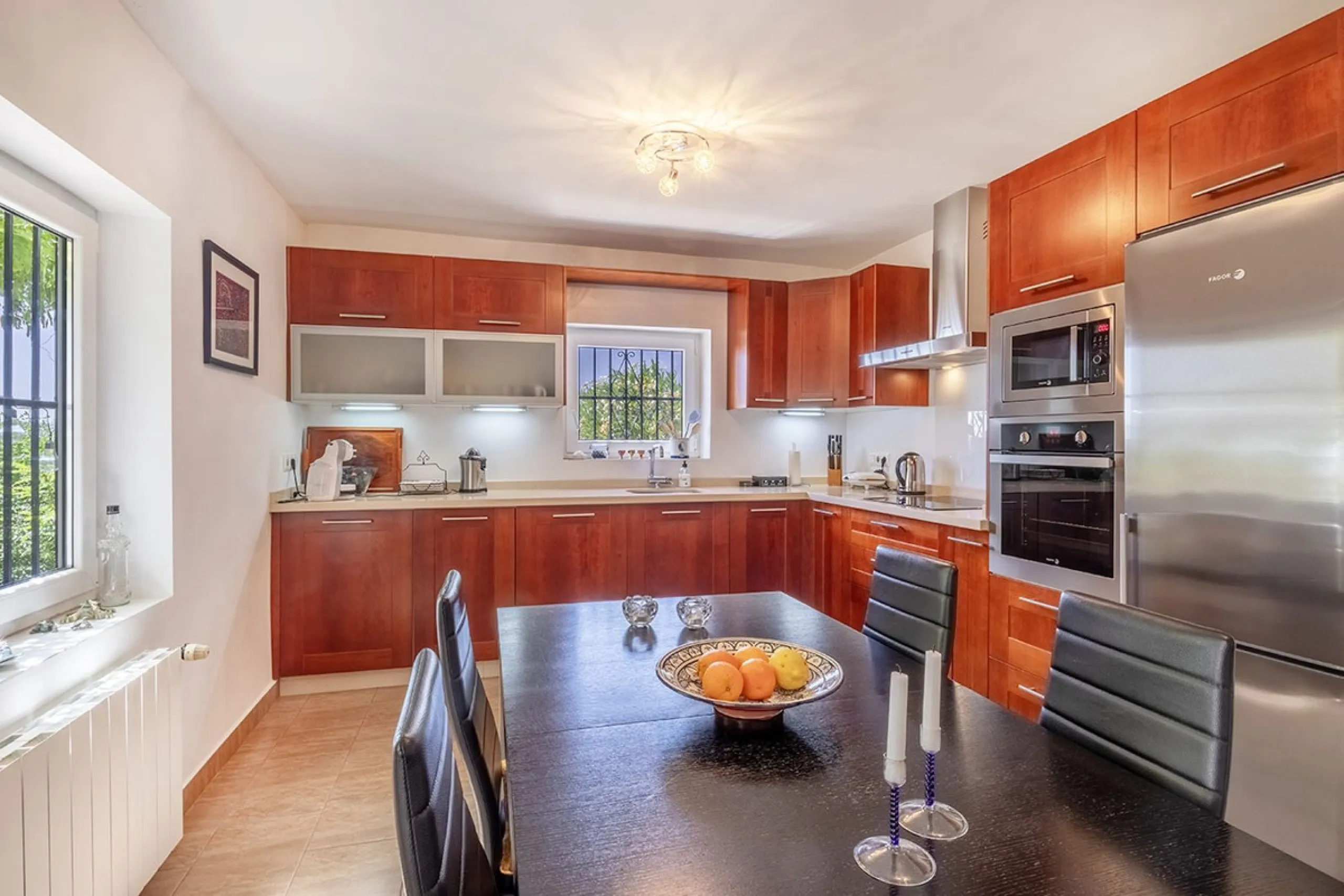 Charming Luxury Country Property with Guest House, Garage and Pool -Close to Competa