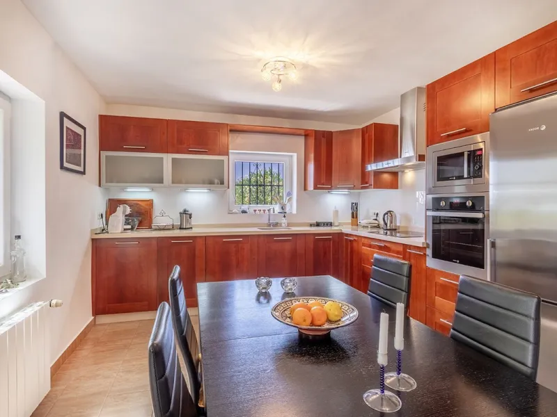 Charming Luxury Country Property with Guest House, Garage and Pool -Close to Competa