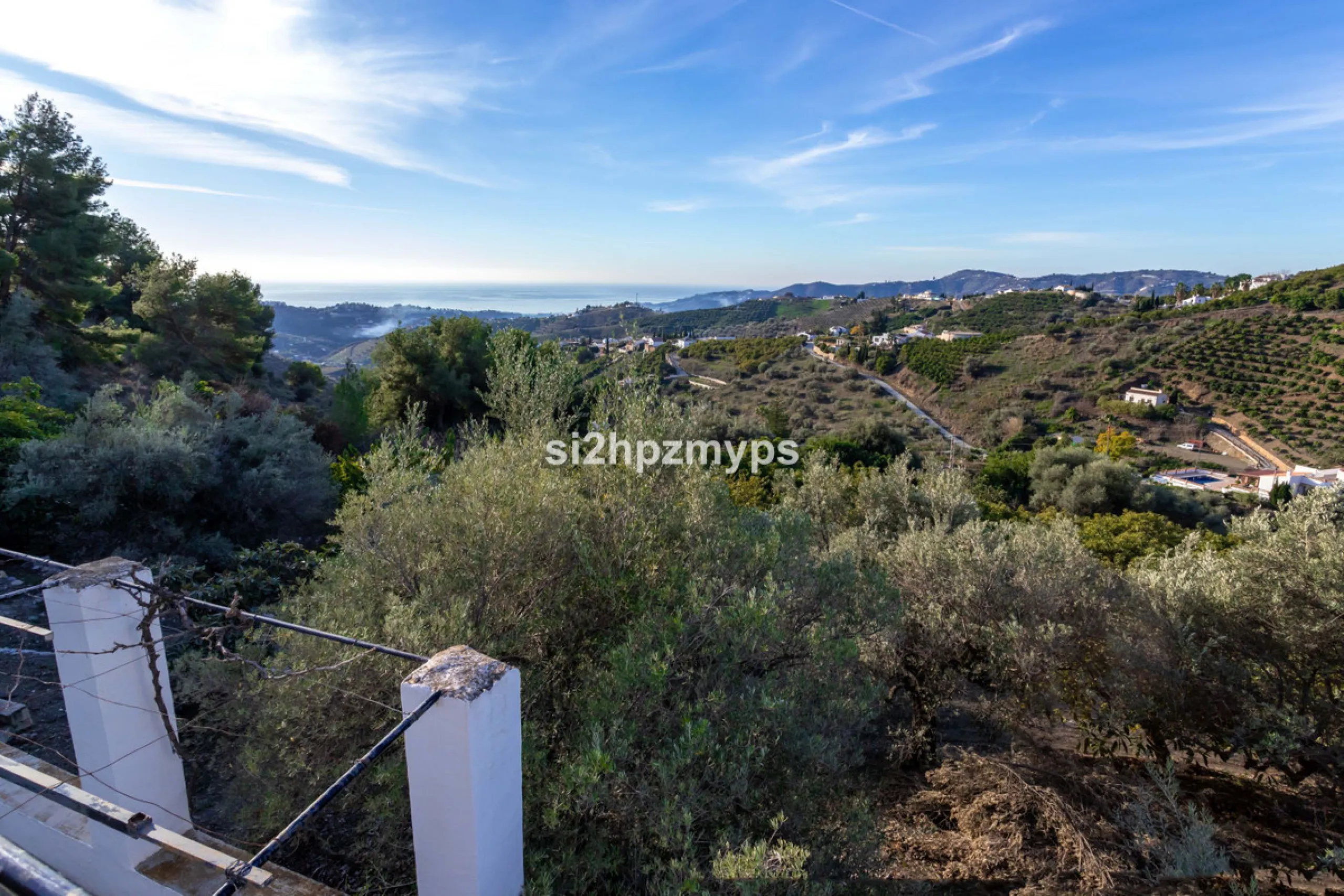 House - Detached Villa в продаже в Frigiliana, Málaga. В доме 1 спален и 1 ванных комнат. Площадь дома 48 м². Площадь участка 8980 м²