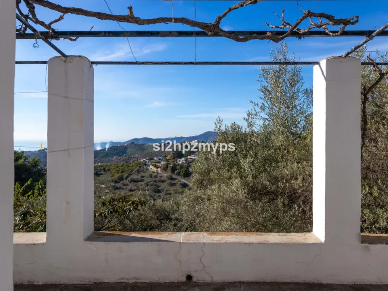 House - Detached Villa в продаже в Frigiliana, Málaga. В доме 1 спален и 1 ванных комнат. Площадь дома 48 м². Площадь участка 8980 м²