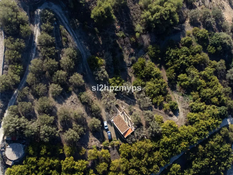 House - Detached Villa в продаже в Frigiliana, Málaga. В доме 1 спален и 1 ванных комнат. Площадь дома 48 м². Площадь участка 8980 м²