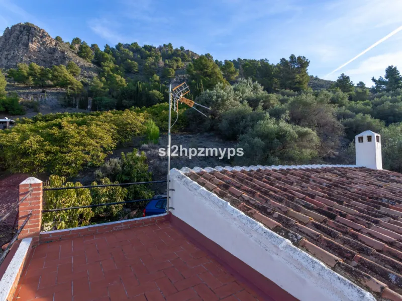 House - Detached Villa в продаже в Frigiliana, Málaga. В доме 1 спален и 1 ванных комнат. Площадь дома 48 м². Площадь участка 8980 м²