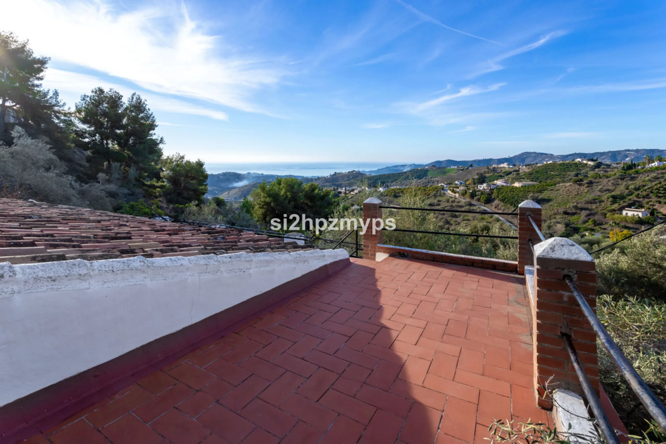 House - Detached Villa в продаже в Frigiliana, Málaga. В доме 1 спален и 1 ванных комнат. Площадь дома 48 м². Площадь участка 8980 м²