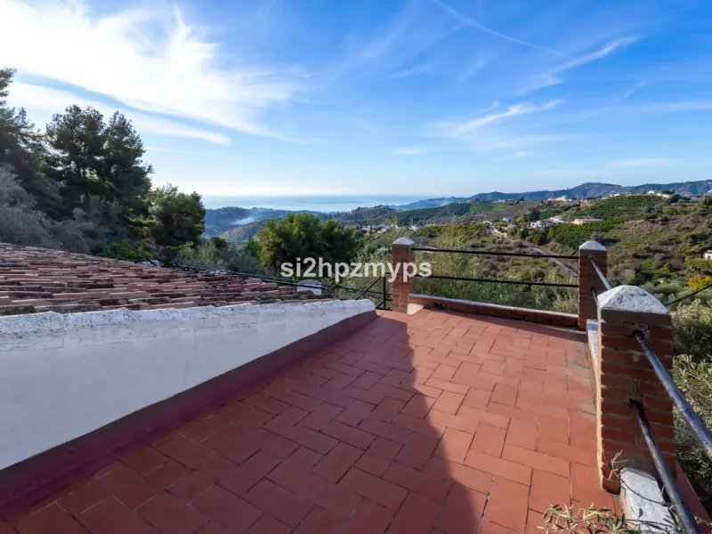 House - Detached Villa в продаже в Frigiliana, Málaga. В доме 1 спален и 1 ванных комнат. Площадь дома 48 м². Площадь участка 8980 м²