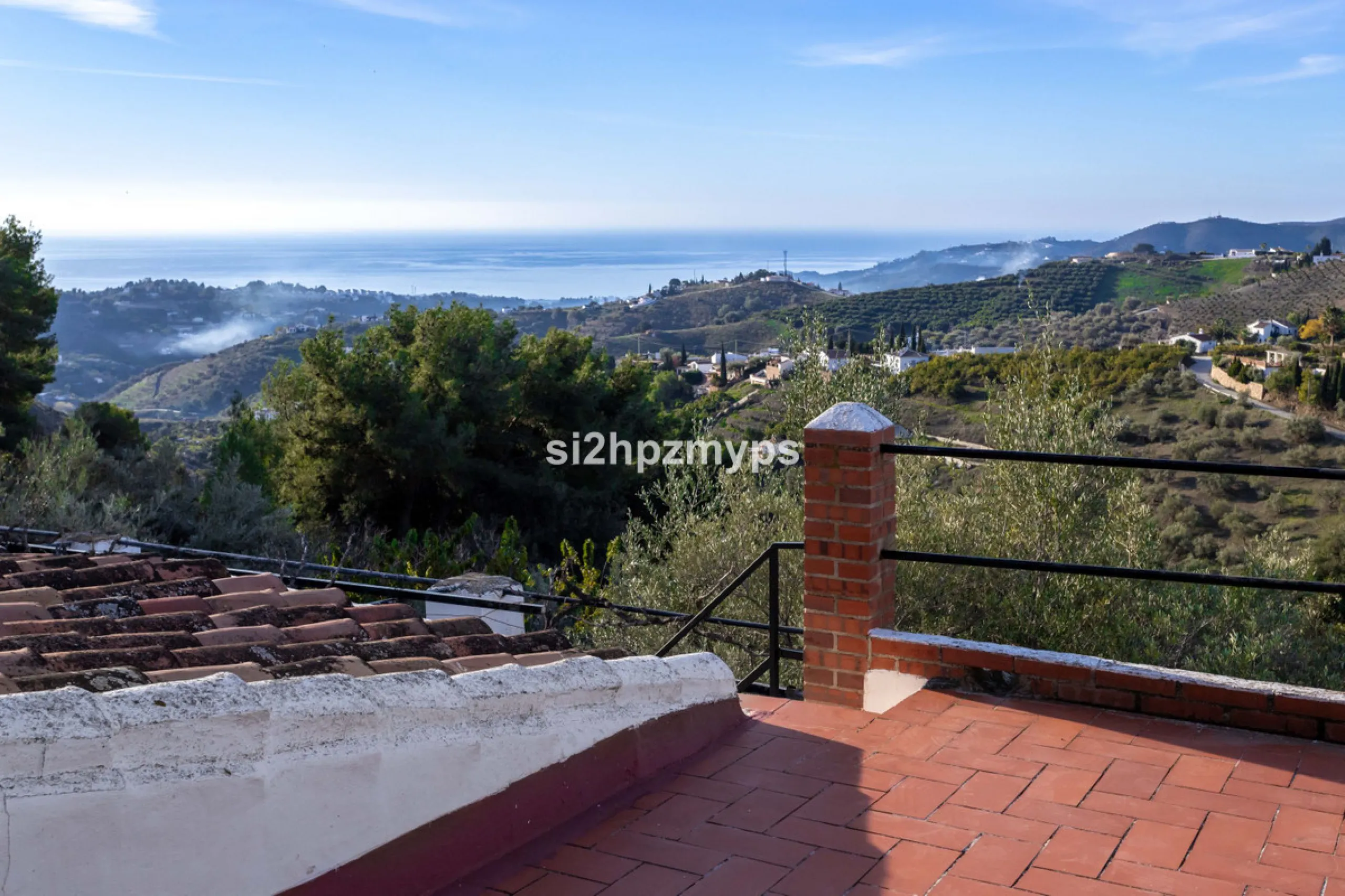 House - Detached Villa в продаже в Frigiliana, Málaga. В доме 1 спален и 1 ванных комнат. Площадь дома 48 м². Площадь участка 8980 м²