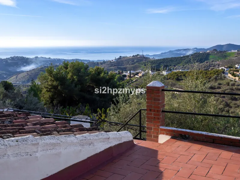 House - Detached Villa в продаже в Frigiliana, Málaga. В доме 1 спален и 1 ванных комнат. Площадь дома 48 м². Площадь участка 8980 м²