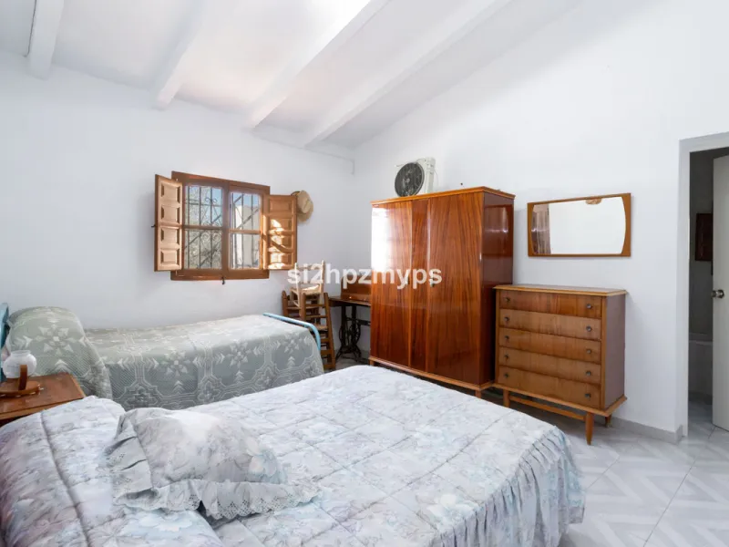 House - Detached Villa в продаже в Frigiliana, Málaga. В доме 1 спален и 1 ванных комнат. Площадь дома 48 м². Площадь участка 8980 м²
