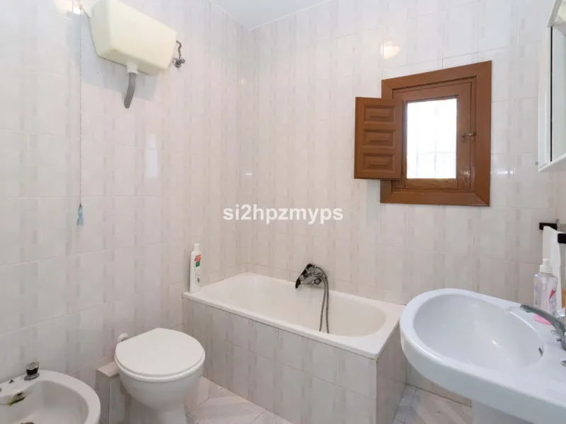 House - Detached Villa в продаже в Frigiliana, Málaga. В доме 1 спален и 1 ванных комнат. Площадь дома 48 м². Площадь участка 8980 м²