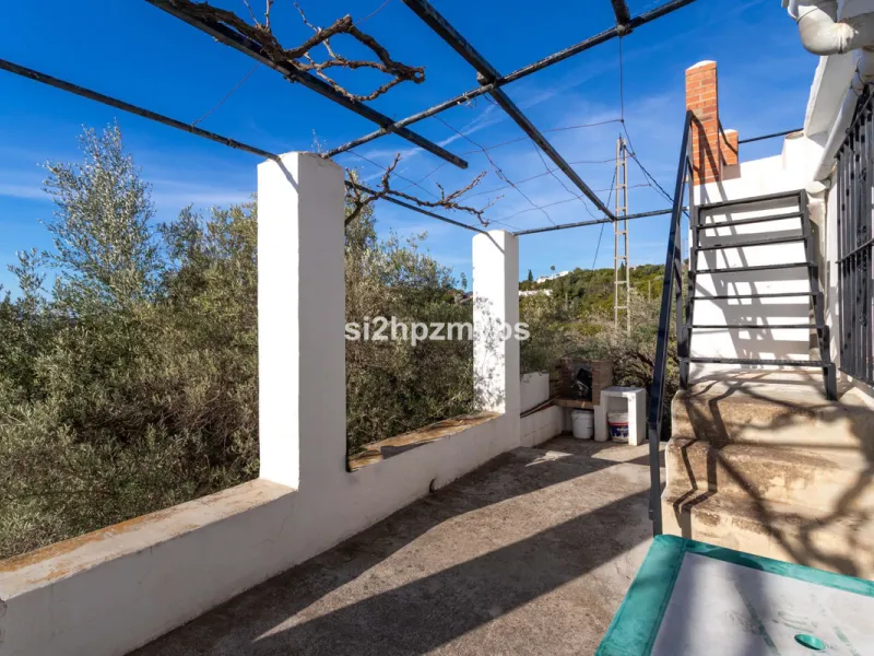 House - Detached Villa в продаже в Frigiliana, Málaga. В доме 1 спален и 1 ванных комнат. Площадь дома 48 м². Площадь участка 8980 м²