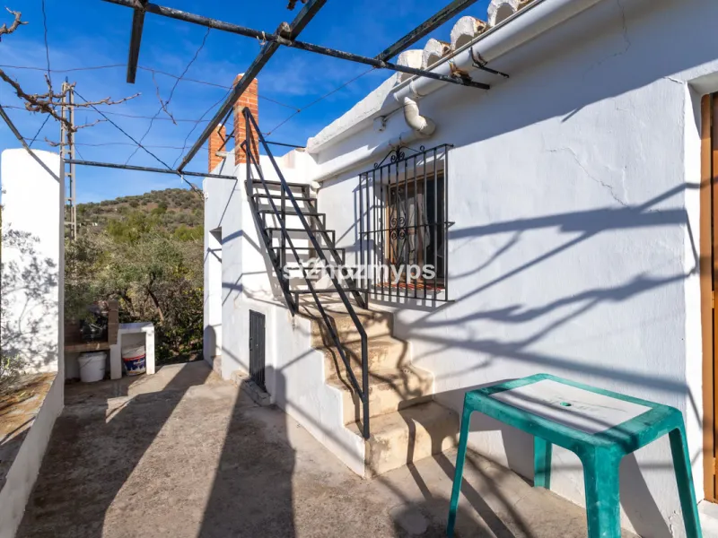 House - Detached Villa в продаже в Frigiliana, Málaga. В доме 1 спален и 1 ванных комнат. Площадь дома 48 м². Площадь участка 8980 м²