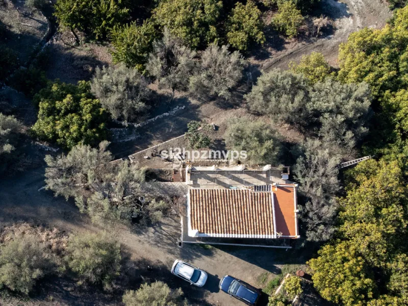 House - Detached Villa в продаже в Frigiliana, Málaga. В доме 1 спален и 1 ванных комнат. Площадь дома 48 м². Площадь участка 8980 м²