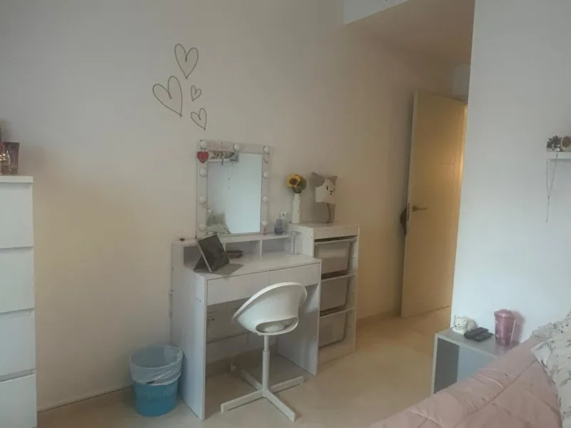 Spectacular duplex in Valle Romano, Estepona! This 150 m² (123 m² usable) property is perfect for those seeking comfort and style. On the ground floor, you'll find a modern, fully equipped kitchen, a spacious living room that opens onto a charming terrace