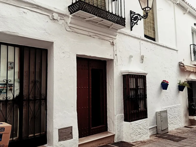 House - Semi-Detached House в продаже в Mijas, Málaga. В доме 5 спален и 1 ванных комнат. Площадь дома 228 м²