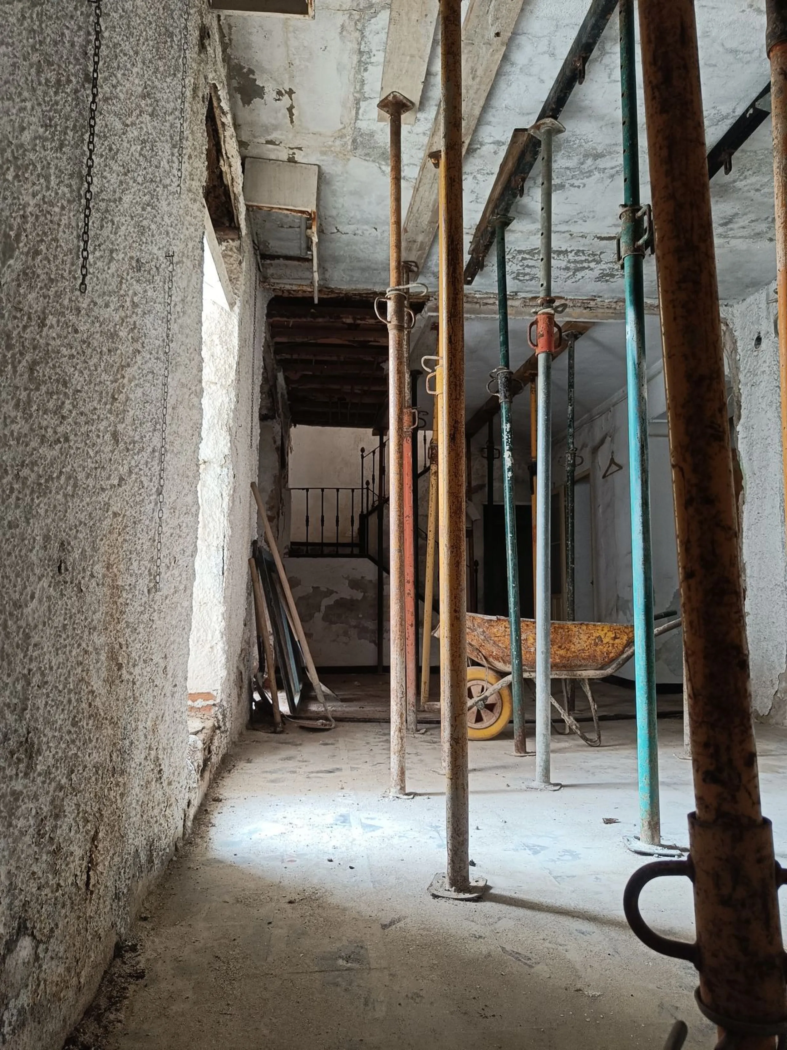 House - Semi-Detached House в продаже в Mijas, Málaga. В доме 5 спален и 1 ванных комнат. Площадь дома 228 м²