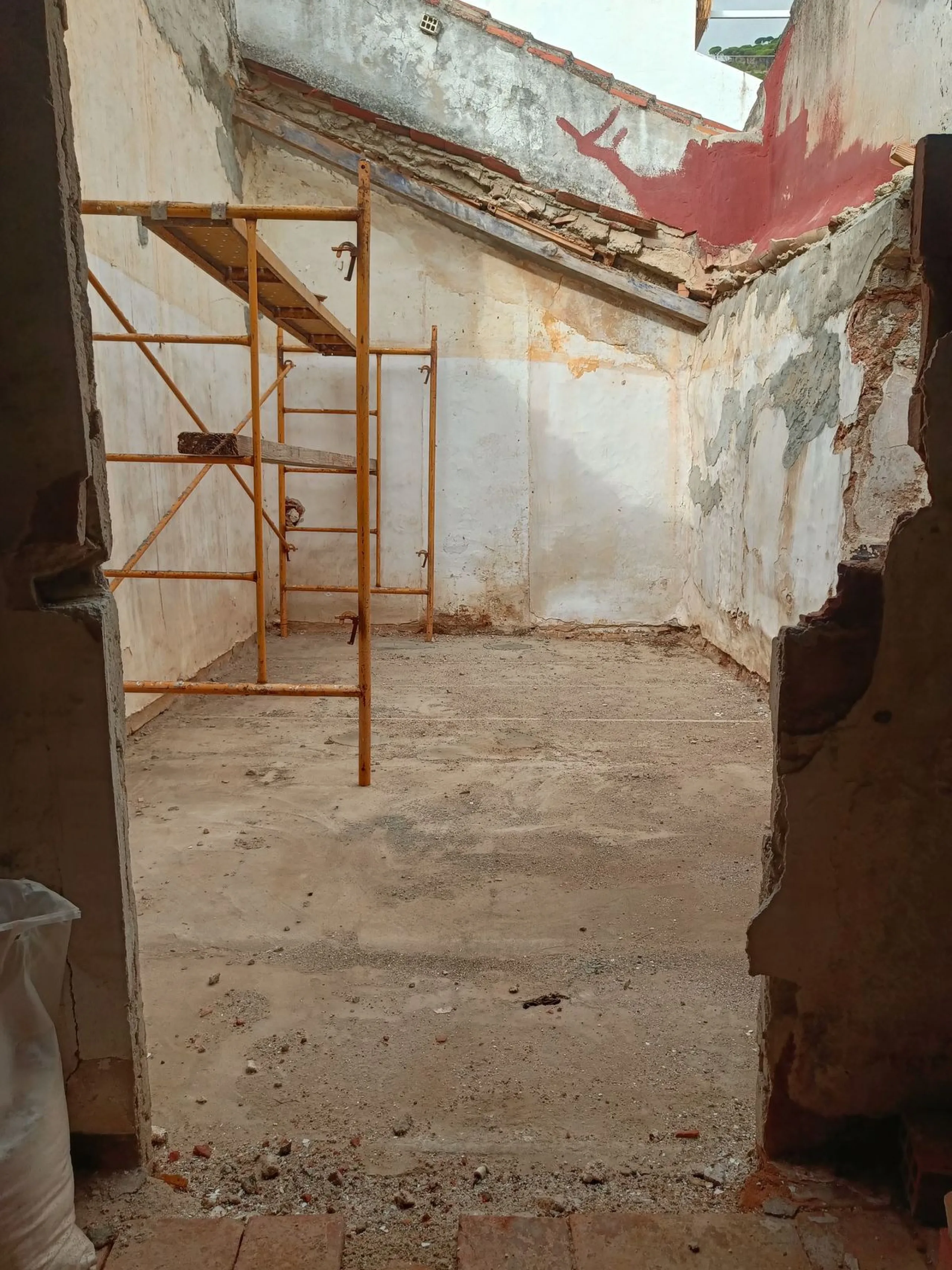 House - Semi-Detached House в продаже в Mijas, Málaga. В доме 5 спален и 1 ванных комнат. Площадь дома 228 м²